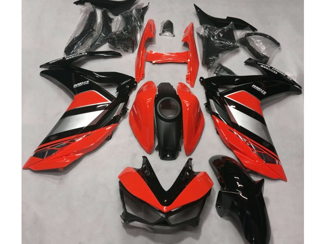 Red Yamalube 15-18 R3 Fairings Red Yamalube 15-18 R3 Fairings